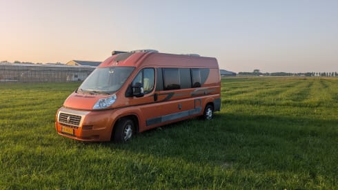 Adriaatje – Adria Mobil Wohnmobil für 2 Personen aus dem Jahr 2011