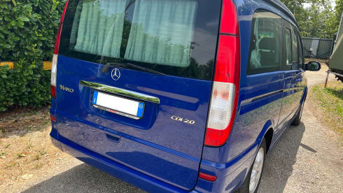 Blu – Mercedes Benz Viano Marco Polo 4 seats
