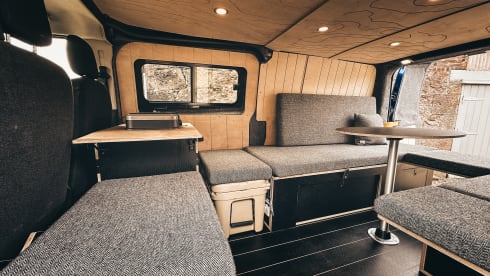 Transit Custom LWB - Stylish and Compact. HEATING SYSTEM!