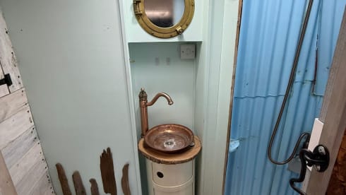 Minty  – Autobus Ford 2 couchettes de 2012