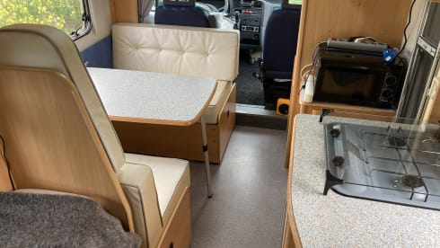 Comfortable 4p Dethleffs camper - 2001