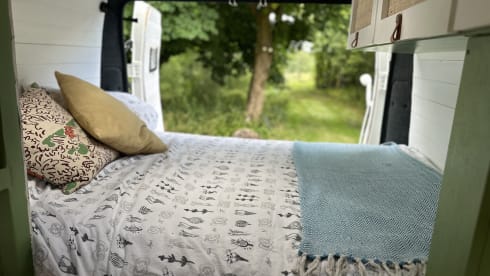 Reggie – Beautiful Family Campervan - Kids Bunks - Adults Double - Off Grid – Heater