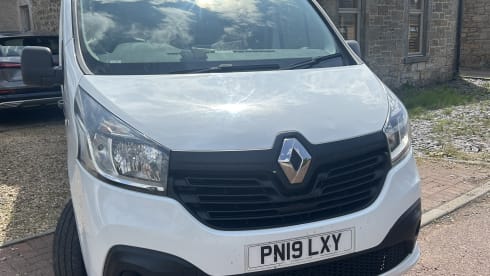Lexy – 3 berth Renault campervan from 2019