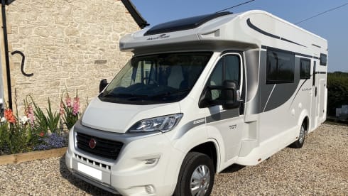 Pioneer – Pioneer - 5 Berth Motorhome 
