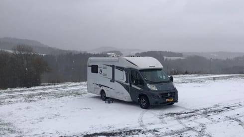 Special 25 Year Edition – 4p Knaus semi-integrated uit 2014