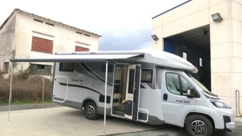 P 745 GLG – MCLOUIS MC4 273 Ford