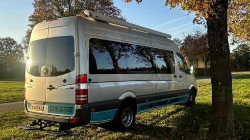 Bertus – Mercedes Sprinter 519CDI 3.0 V6 (191 hp) Automatic Bus Camper – B driving license –