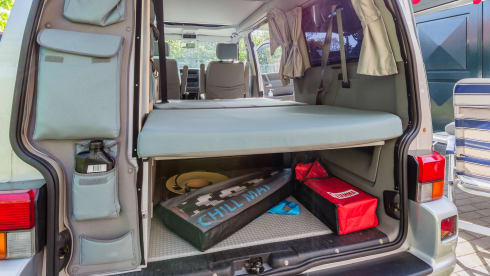 Classic 4p Volkswagen T4 California Westfalia from 2002