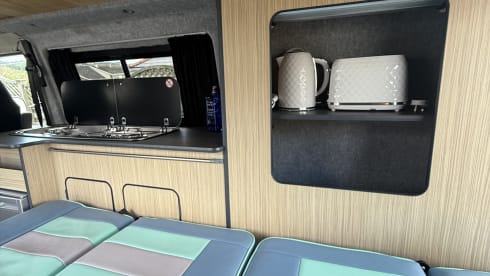 4-6 Volkswagen campervan from 2001