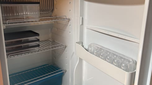 Dethleffs semi-integrated uit 2006 – 4p Dethleffs semi-integrated from 2006