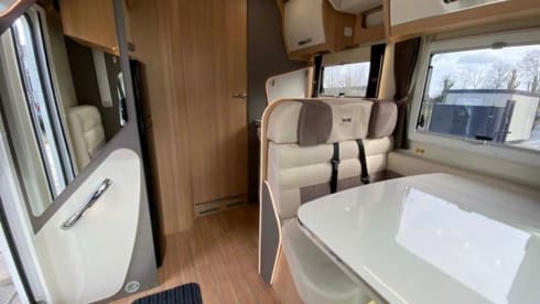 Citroën semi-integrata a 5 posti dal 2020