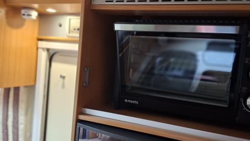 De Vrijbuiter – 2p Bürstner halbintegriert ab 2011