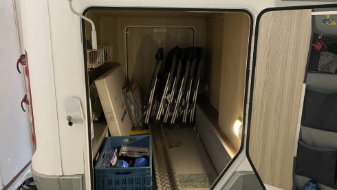 CI Riviera – CI Alcove family camper incl. complete inventory !!
