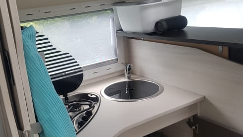 Bubble on wheels: child-friendly with a lift bunk bed or spacious luxury for 2!