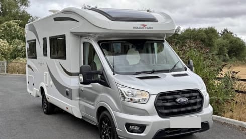 Autocarro semi-integrato Ford a 6 posti letto dal 2022