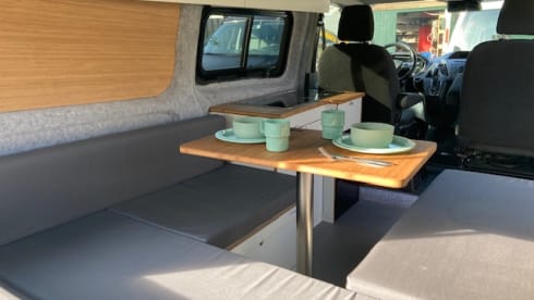 Leetro II – Ford bus camper automatic 2 persons euro6 fully equipped 
