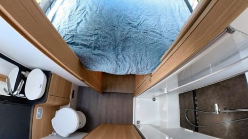 Coral suite on wheels – Luxury 2 person Adria Coral 650DL automatic transmission semi-integrated from 2022
