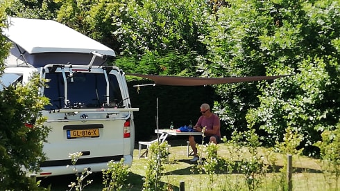 VW T5 Campervan met hefdak - compleet en van alle gemak voorzien