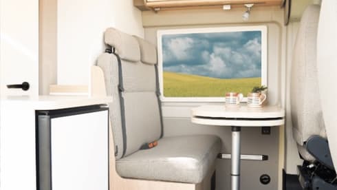 Iona – Auto-Trail Expedition 2025/26 (Automatik)