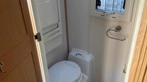 Big Bertha – 4 berth Mercedes-Benz semi-integrated from 1998