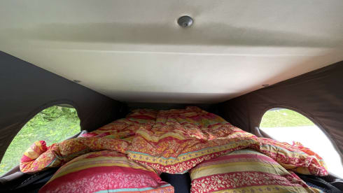 Ford Nugget pop-up roof camper