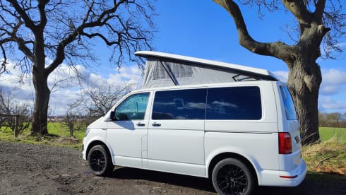Baz – 4 berth Volkswagen campervan from 2019