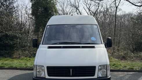 Padfoot 🐕 – Spacious & modern custom built camper.