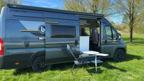 Benni – 2-person Benimar bus from 2026
