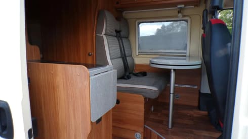 Fritz – Sfeervolle Pössl Buscamper – Off-Grid Ready & Volledig Uitgerust!