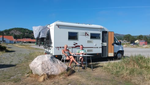 Camper voor uw perfecte vakantie – Ideal and complete camper for your perfect holiday