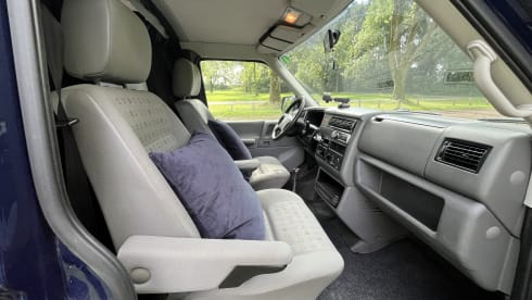 2p Volkswagen campervan
