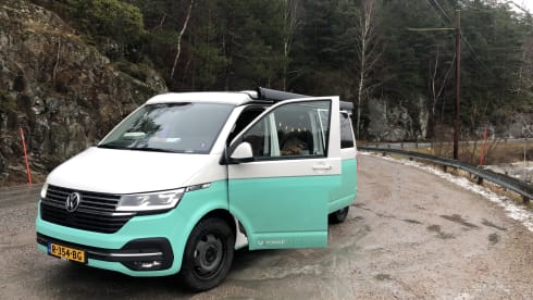 Bulli – 4p Volkswagen Campervan from 2022