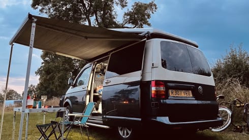 Obi Van Kenobi – 4 berth Volkswagen campervan from 2007