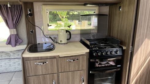 The Breeze – Comfortable, spacious and well equipped motorhome.