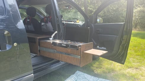 BeSmarter en ga op Avontuur! – Seek out adventure with our 2-person camper van!