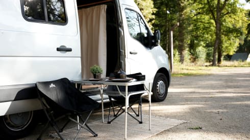 Donna Lina 2.0 – 2p Renault campervan from 2012