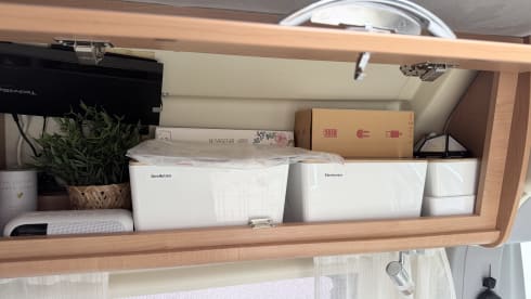 Campy – Roller Team Livingstone campervan | Low mileage | Ideal for 2 people
