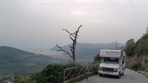 Fiat Ducato Burstner  – Travel with our Danpsy '80s!