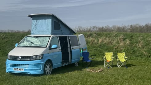 Road surfer – 4 berth Volkswagen campervan from 2017