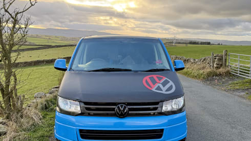 Luxury Clean 3 Berth VW Transporter for hire 