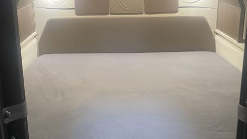 Calimero  – 4 pers Carat luxury camper with fixed bed