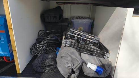 JOEY – 2-seater Peugeot bus from 2019