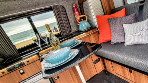 Barbarella – 4 Berth Cosy VW T5 Campervan 