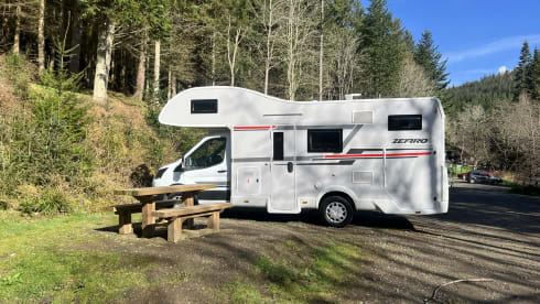 Rollerteam Zefiro 675 6 Berth – 6 berth Roller Team alcove from 2023