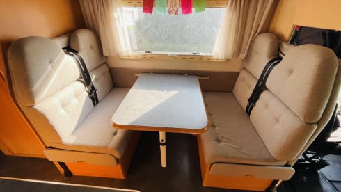 Tante Adria – Nice & spacious Adria camper (6 pers.) With garage, fixed bed and inventory!