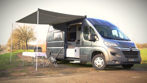 Anne │ Citroën Jumper 2 person camper van