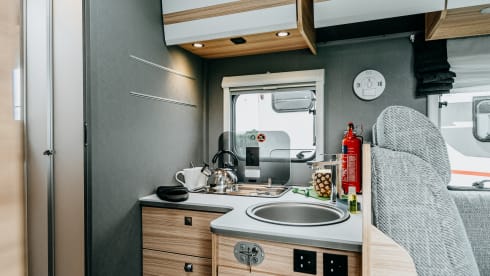 H7 – Fiat Dethleffs Just 90 Ideal family van or 2 couples
