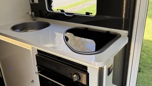 6 berth Ford Transit Roller Team 675 2021
