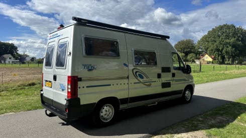 Zwervertje – 2p Adria Mobil bus from 2005