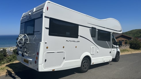 Rory – 6 Berth 5 Belted Seat 2023 Autoroller 746 - C1 License